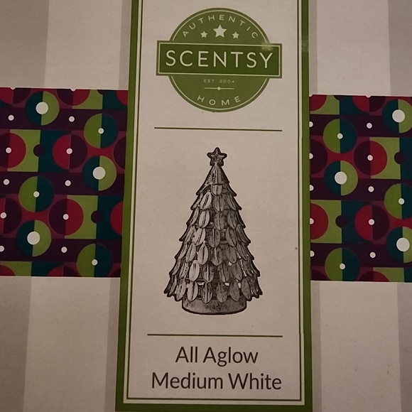 NEW Scentsy All Aglow medium white warmer - Picture 2 of 2